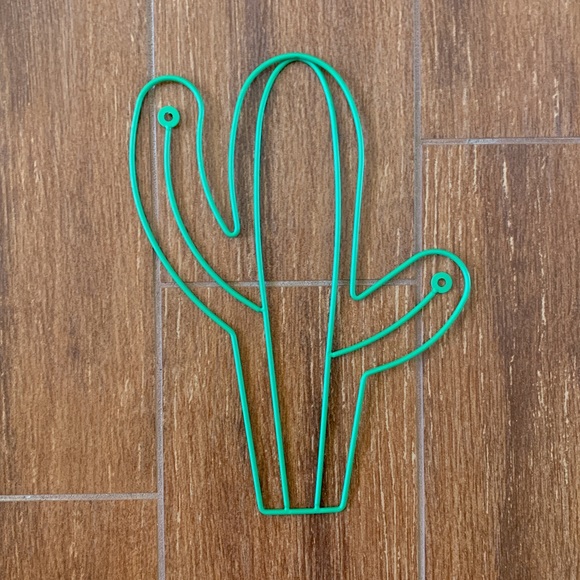 Set Of 3 Metal Cactus Wall Decor - Picture 2 of 2